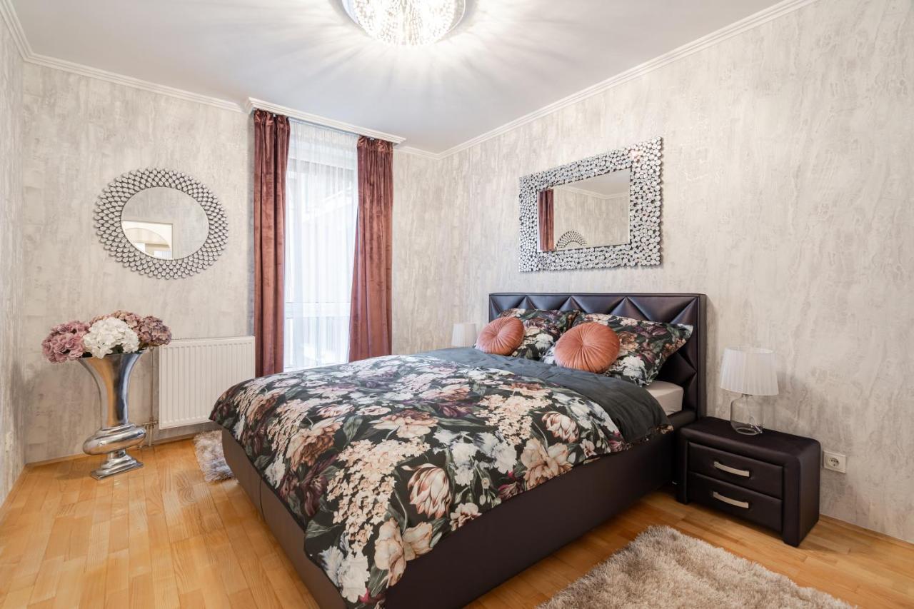 Beautiful Three Bedrooms Apartment With Free Parking Close To The Danube Coast Budapest Exterior foto