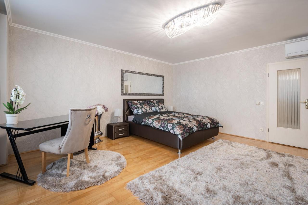 Beautiful Three Bedrooms Apartment With Free Parking Close To The Danube Coast Budapest Exterior foto